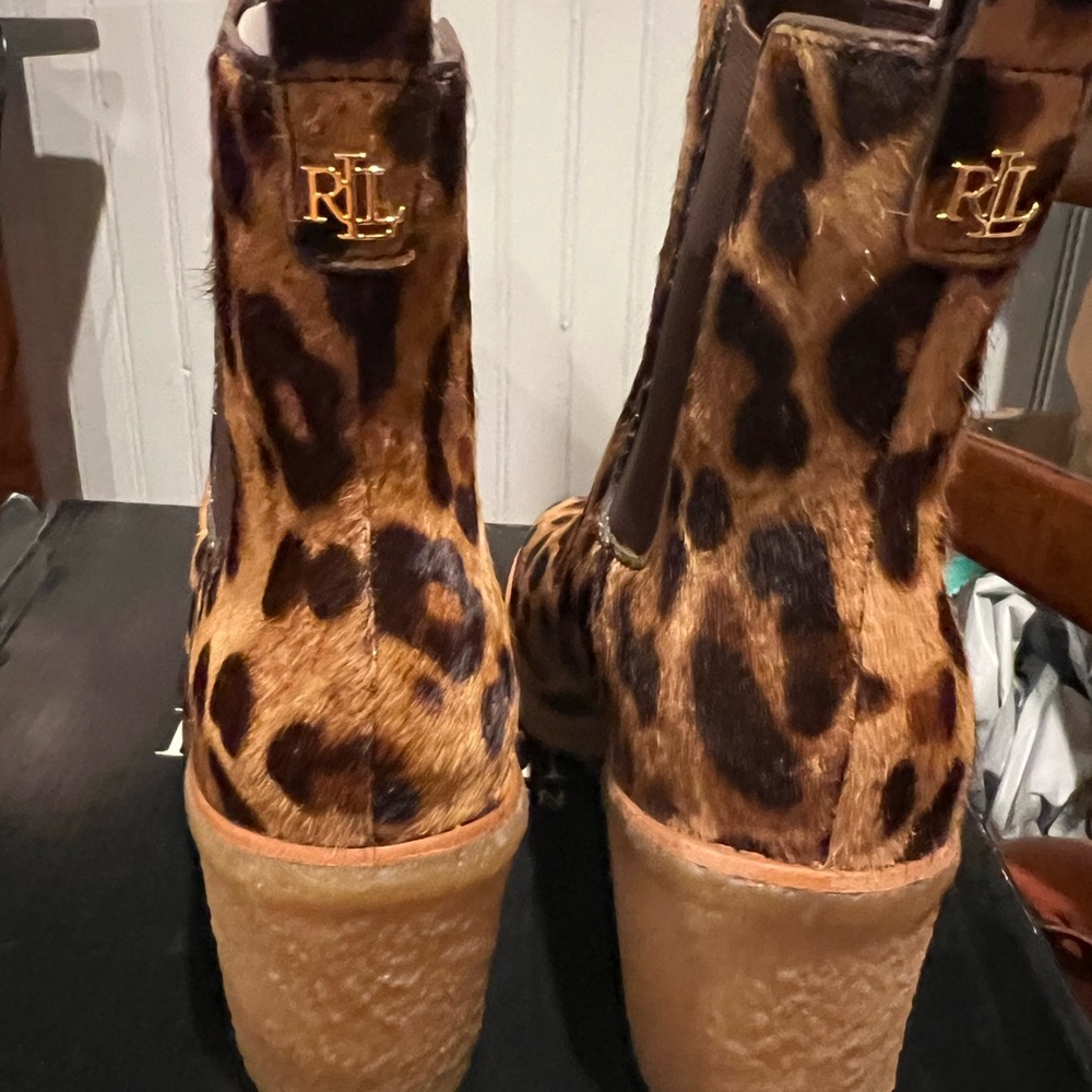 NWOT Lauren Ralph Lauren Leopard Print Heeled Boots Size 6.5 - Picture 2 of 6